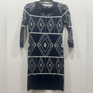 t/o Black and White Long Sleeve V-Neck Sweater Dress